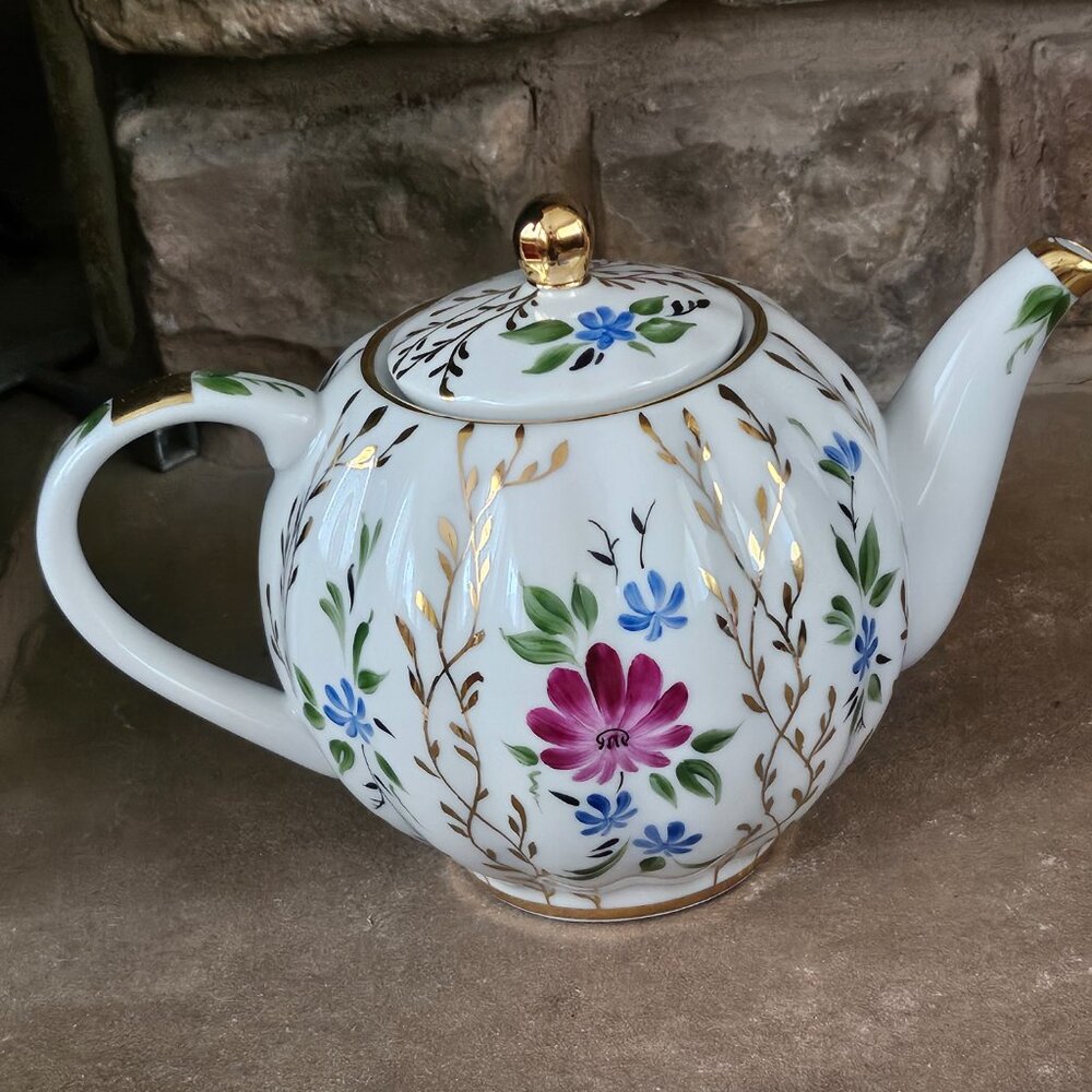 Imperial Lomonosov Porcelain Teapot with Hand Painted Flowers and Gold L… - Picture 3 of 11